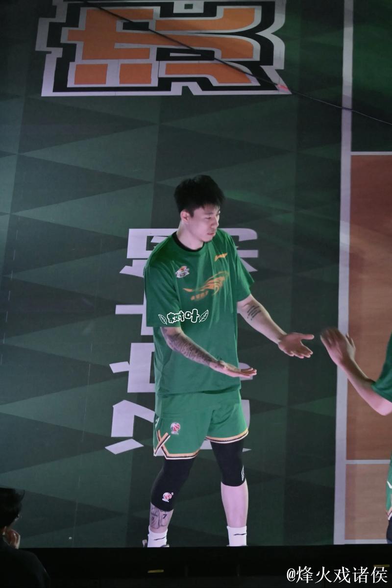 张镇麟16分王哲林14+7 上海大胜送辽宁4连败 张镇麟16分王哲林14+7 上海大胜送辽宁4连败